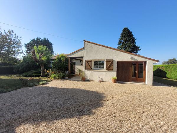 Maison de plain-pied 4 chambres à Saint-Macoux
