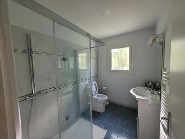 Maison de plain-pied 4 chambres à Saint-Macoux