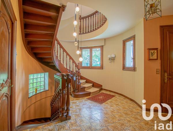 Maison 8 pièces de 333 m² à Malemort (19360)