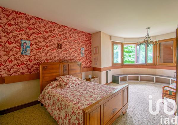 Maison 8 pièces de 333 m² à Malemort (19360)