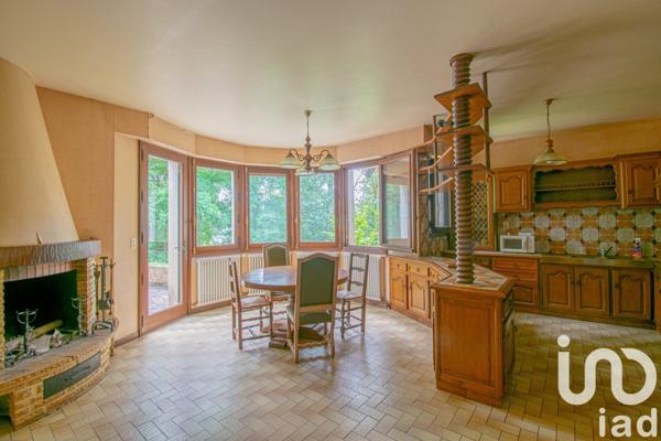 Maison 8 pièces de 333 m² à Malemort (19360)