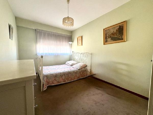 Appartement Marseille 5 pièce(s) 103 m² LE CORINTHE proche Castellane Parking en sus