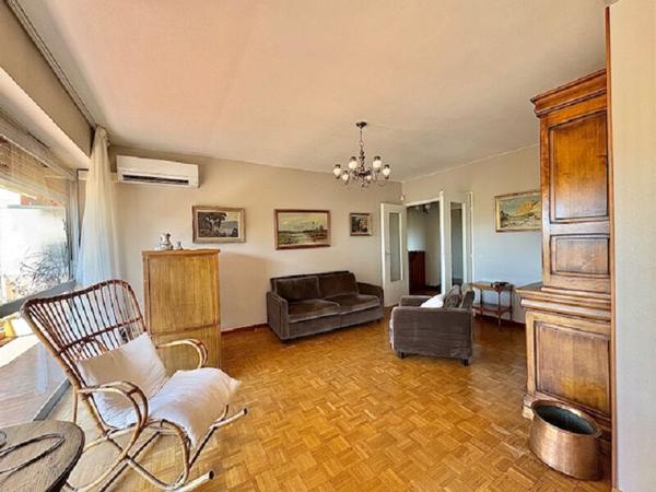 Appartement Marseille 5 pièce(s) 103 m² LE CORINTHE proche Castellane Parking en sus