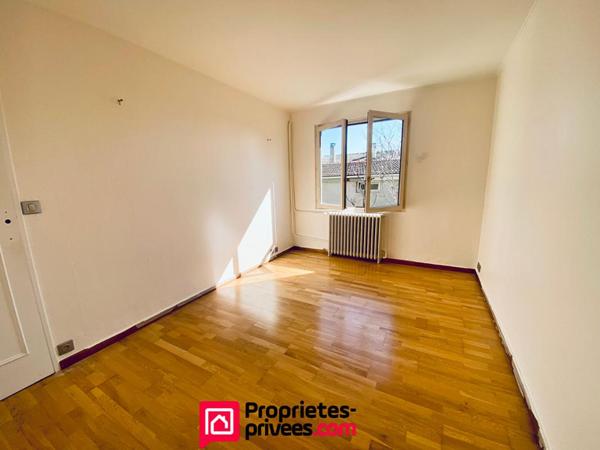 Maison de plain-pied cinq pièces trois chambres