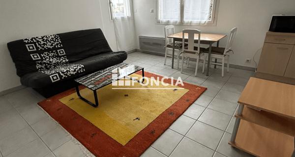 Location Studio meublé 29.4 m² - Niort 79000