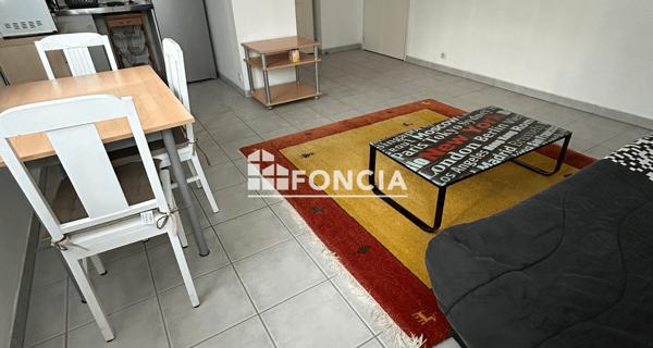Location Studio meublé 29.4 m² - Niort 79000