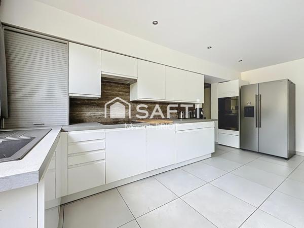 A deux pas de la gare, commerces, écoles !