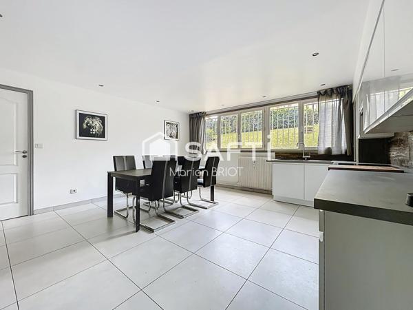 A deux pas de la gare, commerces, écoles !