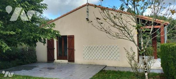 A 3 min de Melle, niché dans un écrin de verdure en zone constructible:
Belle prestation pour ...