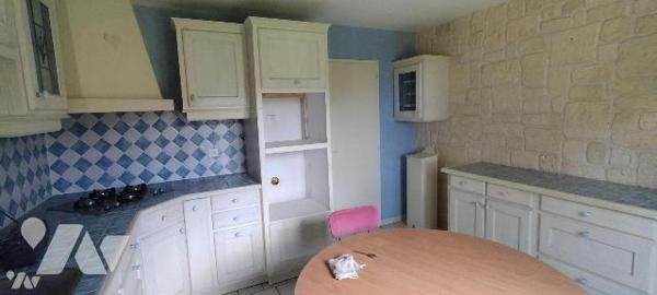 A 3 min de Melle, niché dans un écrin de verdure en zone constructible:
Belle prestation pour ...