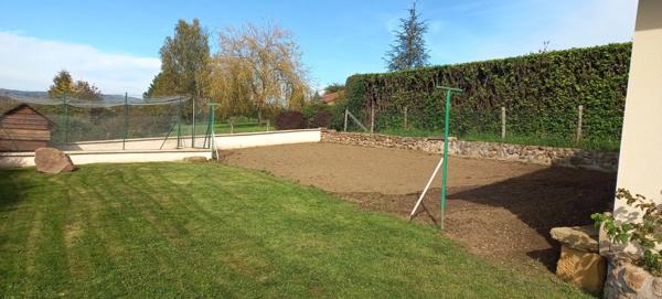 proche CHARLIEU - Maison rénovée - 158 m² - 6 pieces.