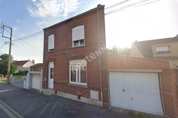 Maison individuelle d'environ 121m² à SOMAIN - Louée 700€ par mois HC - 2 chambres + 1 bureau - Garage - Grand jardin - 119.500€