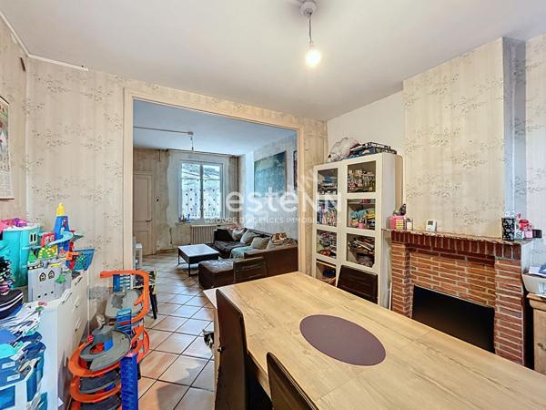 Maison individuelle d'environ 121m² à SOMAIN - Louée 700€ par mois HC - 2 chambres + 1 bureau - Garage - Grand jardin - 119.500€
