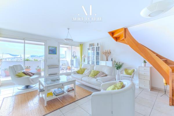 Marseille (13008) BARTEL - Duplex de 145 m² avec terrasse, double parking, box et cave