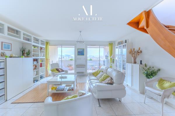 Marseille (13008) BARTEL - Duplex de 145 m² avec terrasse, double parking, box et cave