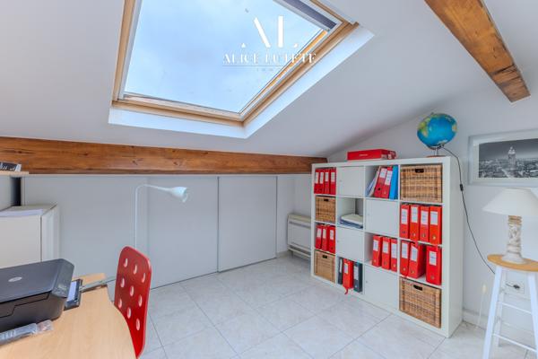 Marseille (13008) BARTEL - Duplex de 145 m² avec terrasse, double parking, box et cave