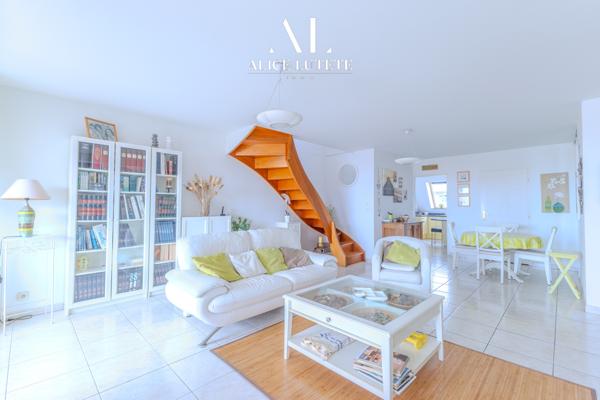 Marseille (13008) BARTEL - Duplex de 145 m² avec terrasse, double parking, box et cave