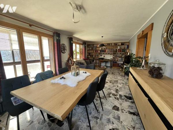 Maison avec deux Appartements +  dépendances