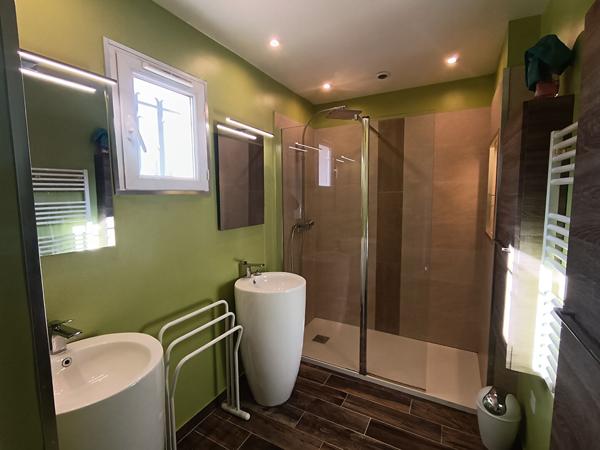 La Seyne. Maison T6 de 115 m² avec garage de 40 m² sur 400 m² de terrain