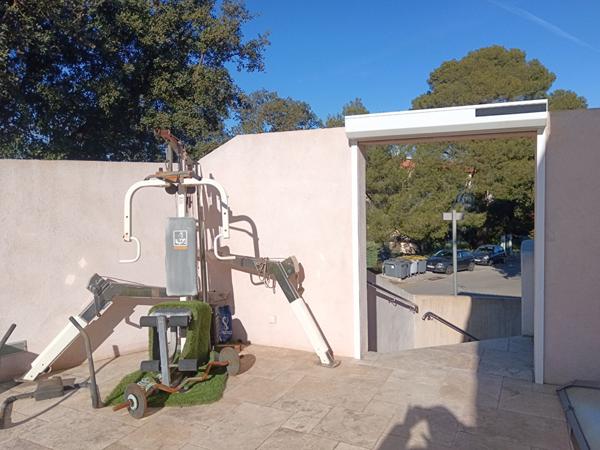 La Seyne. Maison T6 de 115 m² avec garage de 40 m² sur 400 m² de terrain