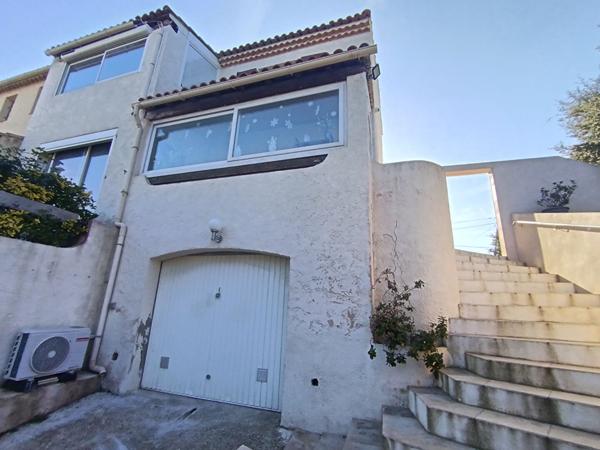 La Seyne. Maison T6 de 115 m² avec garage de 40 m² sur 400 m² de terrain