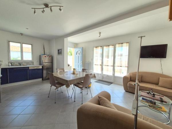Maison à vendre 4 pièces SAINT GEORGES DE DIDONNE (17) - Terrasses -garage