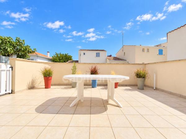 Maison à vendre 4 pièces SAINT GEORGES DE DIDONNE (17) - Terrasses -garage