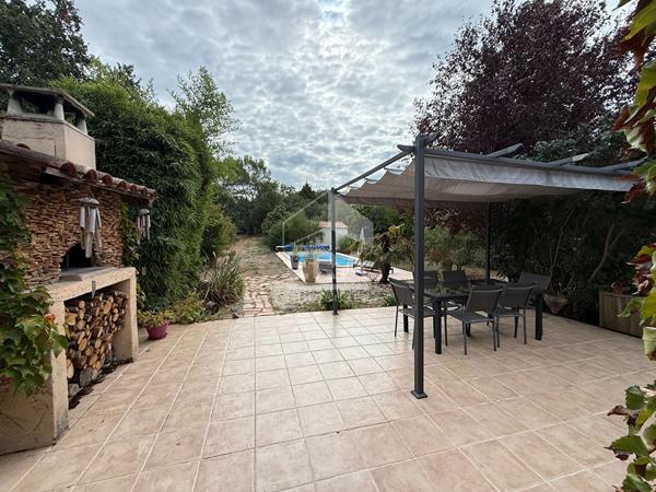 A VENDRE  83470 SAINT MAXIMIN LA  SAINTE BAUME MAISON  TYPE 4 PLAIN PIED 90 M2  SUR UN T6ERRAIN D ENVIRON 2353 PISCINE