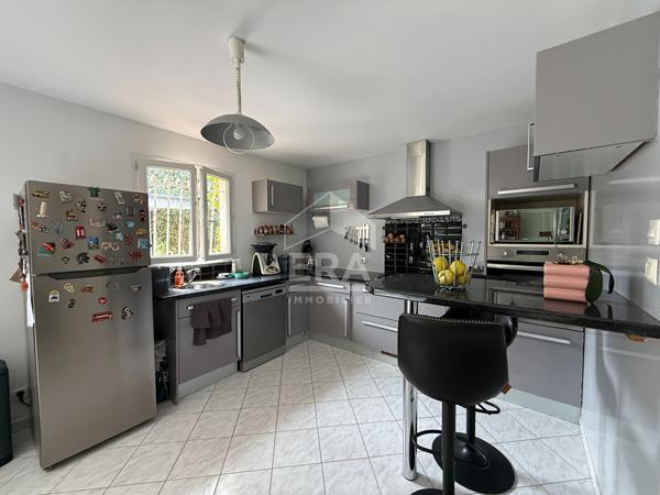 A VENDRE  83470 SAINT MAXIMIN LA  SAINTE BAUME MAISON  TYPE 4 PLAIN PIED 90 M2  SUR UN T6ERRAIN D ENVIRON 2353 PISCINE