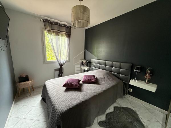 A VENDRE  83470 SAINT MAXIMIN LA  SAINTE BAUME MAISON  TYPE 4 PLAIN PIED 90 M2  SUR UN T6ERRAIN D ENVIRON 2353 PISCINE