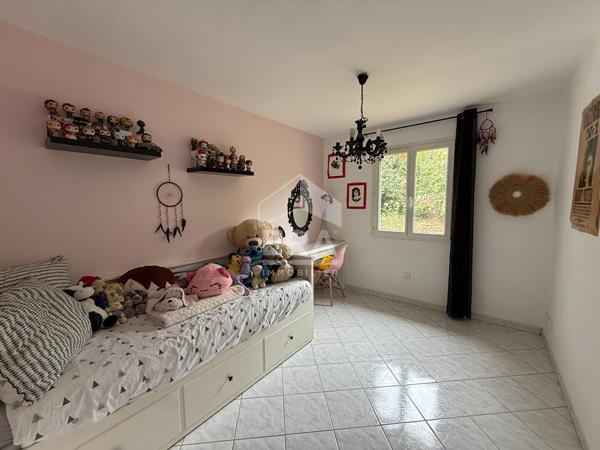 A VENDRE  83470 SAINT MAXIMIN LA  SAINTE BAUME MAISON  TYPE 4 PLAIN PIED 90 M2  SUR UN T6ERRAIN D ENVIRON 2353 PISCINE