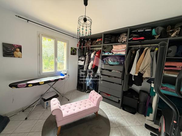 A VENDRE  83470 SAINT MAXIMIN LA  SAINTE BAUME MAISON  TYPE 4 PLAIN PIED 90 M2  SUR UN T6ERRAIN D ENVIRON 2353 PISCINE