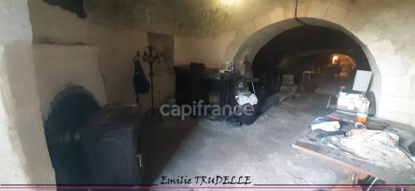 à vendre LA CHARTRE SUR LE LOIR (72) Cave Authentique de 80 m² dans la Roche sans terrain