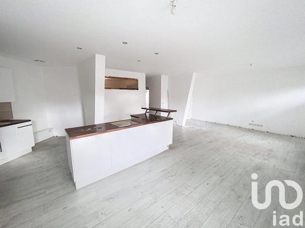 Appartement 2 pièces de 67 m² à Dammarie-les-Lys (77190)