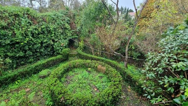 Maison de ville à vendre à Jonzac en Charente-Maritime (17500), ref : 1888