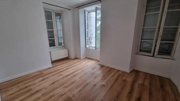 Maison de ville à vendre à Jonzac en Charente-Maritime (17500), ref : 1888