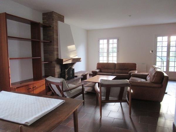 MAISON MEUBLEE A L'ANNEE GGE JARDIN