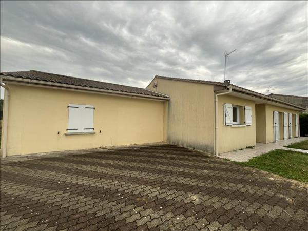 Maison à louer 880 € CC BUSSAC FORET 4 p 106 m² DPE C
