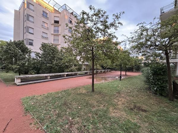 Appartement 3p 64m2 terrasse et garage