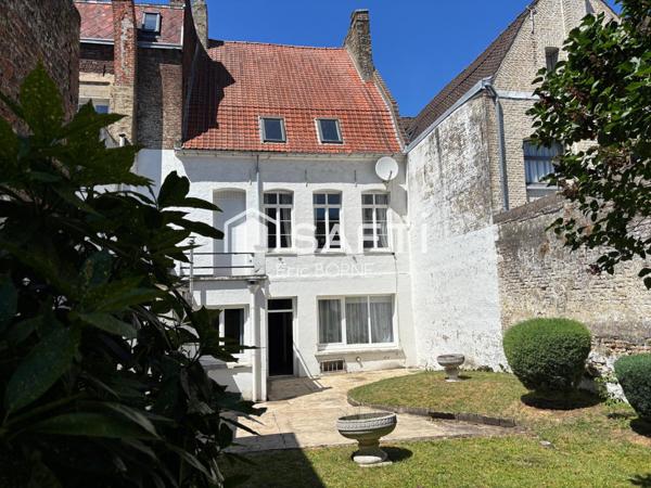 Maison de maitre avec jardin en plein coeur de ville