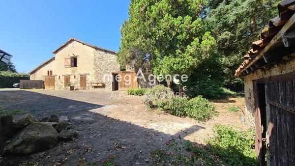 Maison à Bressuire, 79300 - 17 pièces 265m²