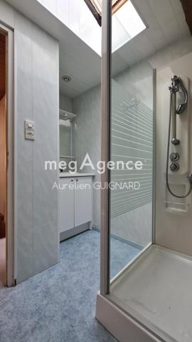 Maison à Bressuire, 79300 - 17 pièces 265m²