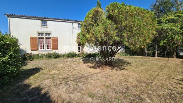 Maison à Bressuire, 79300 - 17 pièces 265m²