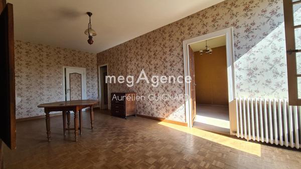 Maison à Bressuire, 79300 - 17 pièces 265m²