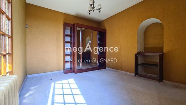 Maison à Bressuire, 79300 - 17 pièces 265m²