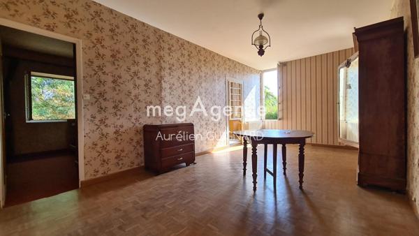 Maison à Bressuire, 79300 - 17 pièces 265m²