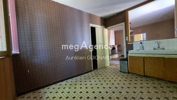 Maison à Bressuire, 79300 - 17 pièces 265m²