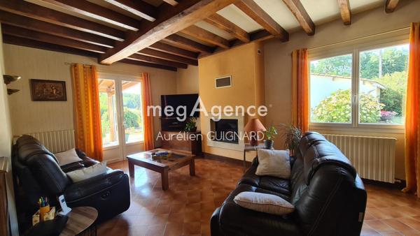 Maison à Bressuire, 79300 - 17 pièces 265m²