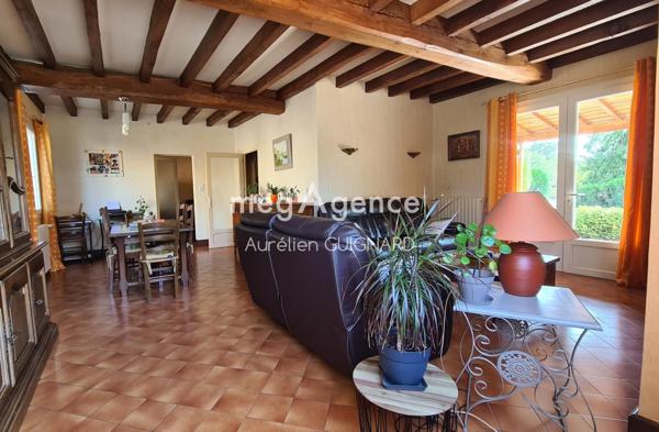 Maison à Bressuire, 79300 - 17 pièces 265m²