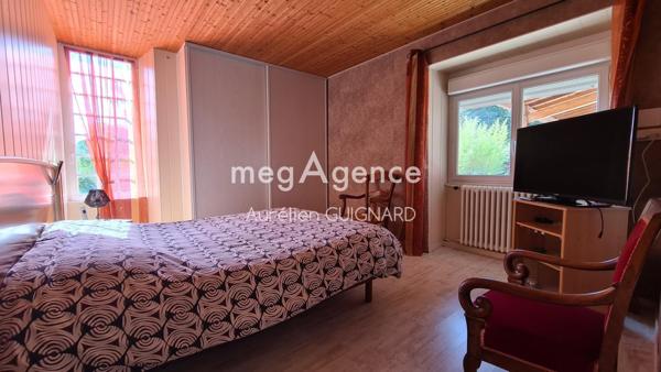 Maison à Bressuire, 79300 - 17 pièces 265m²